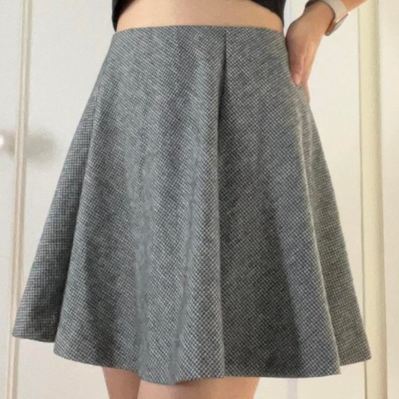 Woll Mini Skirt - Picture 1 of 3